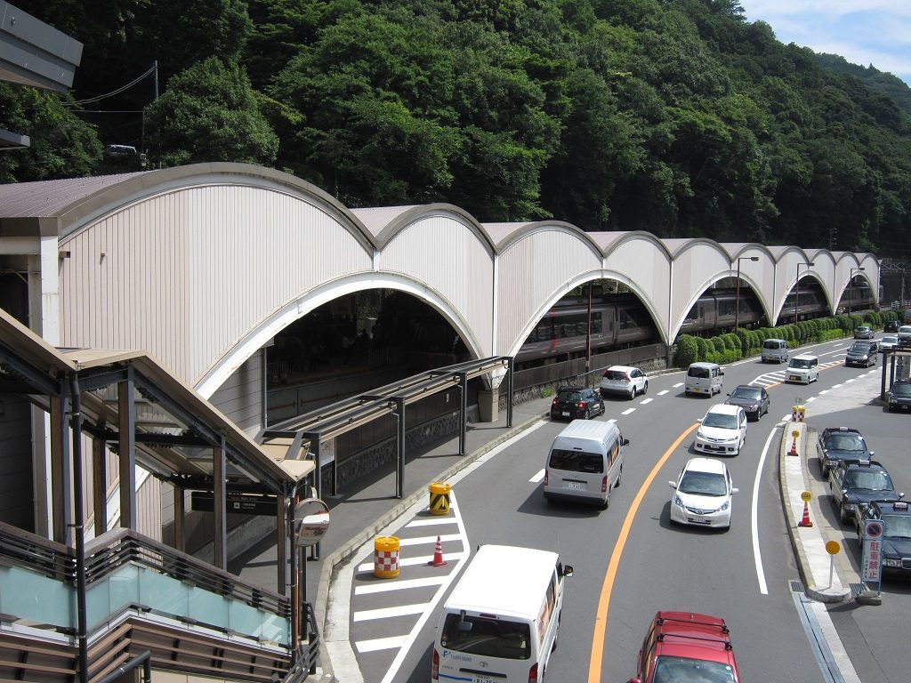 箱根登山鉄道 箱根湯本駅 駅舎 歩道橋から撮影