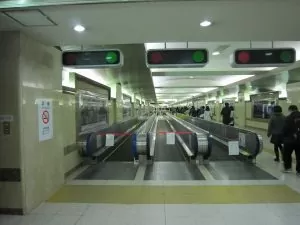 JR東京駅 節電のため京葉線へのムービングウォーク停止中