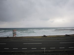 JR山陰本線 益田～長門市 今日は波が穏やかです