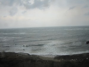 日本海 冬の嵐で大荒れ