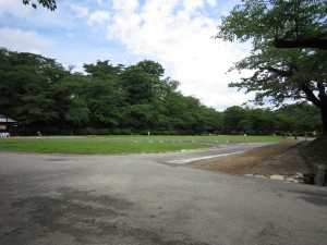 千秋公園 佐竹資料館の前の広場