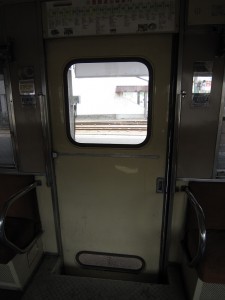 小湊鉄道 キハ206 出入口が片開きドアです