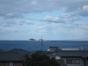 JR高徳線 車窓から 瀬戸内海が見えます