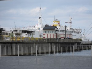 青函連絡船 八甲田丸 近くは公園として整備されています