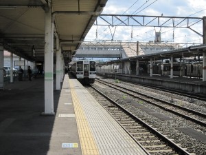 JR磐越西線 会津若松駅 719系が止まっています