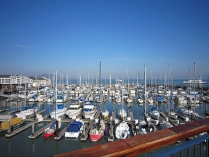 サンフランシスコのフィッシャーマンズワーフ たくさんのヨットがあります
