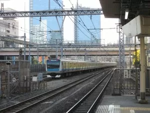 JR京浜東北線 E233系 浜松町駅にて