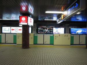 札幌地下鉄南北線 大通駅 ホームドアと路線図