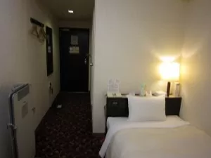 ホテルパコ Jrススキノ ズボンプレッサーが各部屋にあります