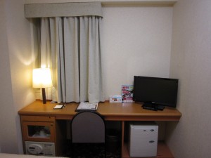 ホテルパコ Jrススキノ テーブルとテレビ