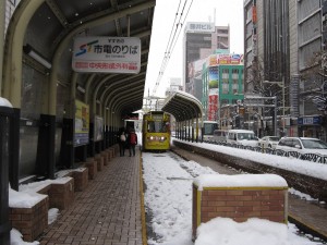 札幌市電 すすきの電停 西4丁目行きの路面電車