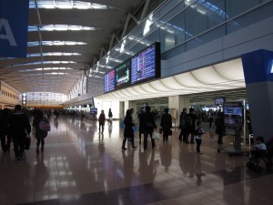 羽田空港 国内線第２旅客ターミナル X線検査場への入口