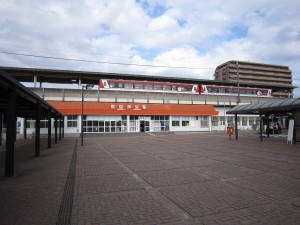 JR鹿島線 鹿島神宮駅 駅舎と高架ホーム