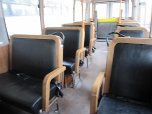 草津町内巡回バス シートや内装はレトロな感じになっています