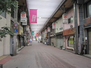 群馬県高崎市 中央ぎんざ 商店街はシャッター街と化しています