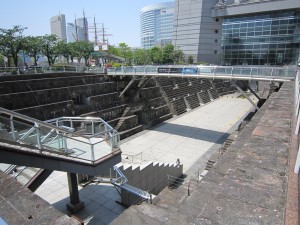 ドックヤードガーデン 横浜ランドマークタワーのふもとにあります 