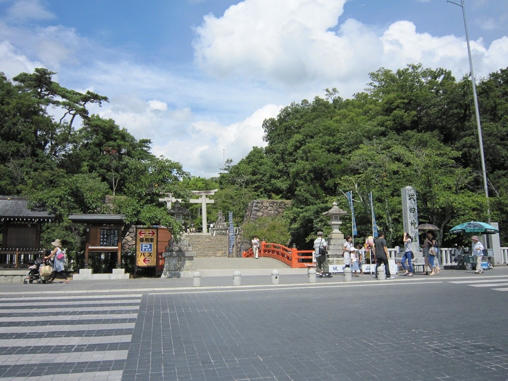 甲斐 武田神社 入口と鳥居