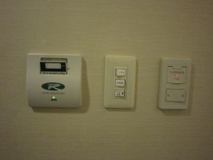 ホテル ルートイン 水戸県庁前 シングルルーム スイッチ周り 24時間換気システムがついています