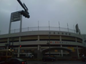 広島市民球場 かつて原爆ドームのすぐ前にありました