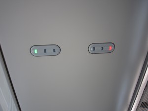 JR常磐線 E657系 特急ときわ 座席頭上のランプ 空席状況を表します
