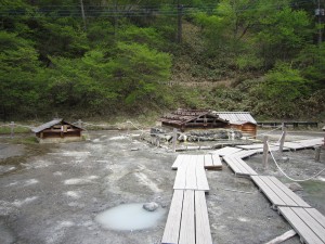 日光湯元温泉 源泉 全景その3 これを見ると温泉に入りたくなります