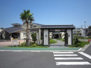横須賀温泉 湯楽の里 正面入り口