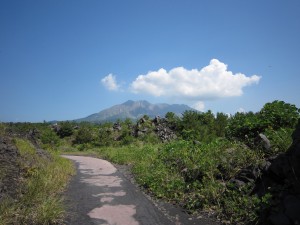 溶岩なぎさ公園 遊歩道 今日は桜島がきれいに見えました