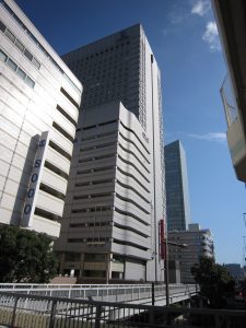 横浜 スカイビル 1階にY-CAT 14階にスカイスパがあります