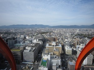 京都タワー 展望室5階 西側から見える京都市内の景色