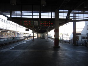 東武佐野線 館林駅 1番線・2番線 2番線から伊勢崎・葛生方向を撮影
