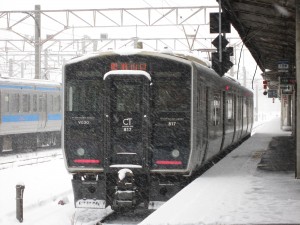 JR九州 817系 長崎駅にて