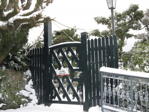 大雪の長崎県 グラバー園 ここからは入れません