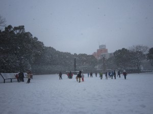 長崎市 平和公園 原爆落下中心地 この日は大雪でした