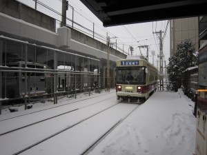 長崎電気軌道 1300型 大雪の長崎市内 松山町電停にて