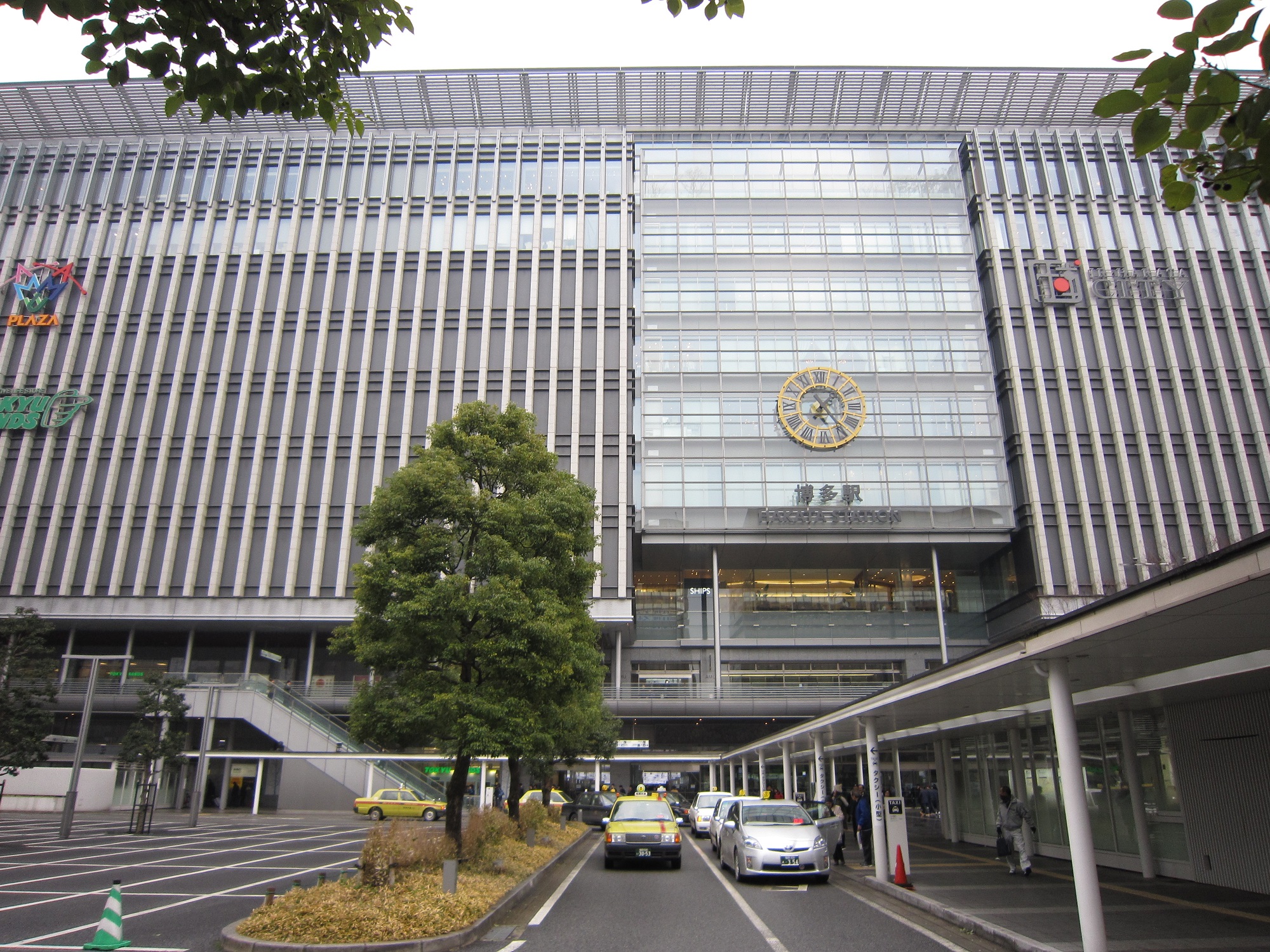 Jr鹿児島本線 博多駅 博多口駅ビル タクシー乗り場 アイプラス店長 キューティー吉本の自由旅行