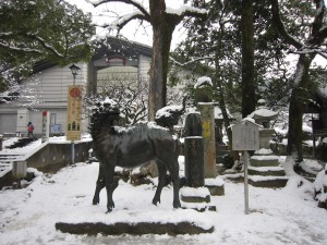 太宰府天満宮 麒麟及び鷽像 この日は大雪でした
