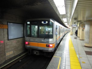 東京メトロ 銀座線 01系 前面 銀座駅にて