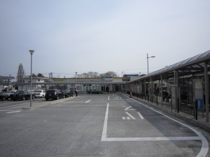 JR常磐線 常陸多賀駅 駅舎と駅前ロータリー