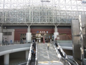 IRいしかわ鉄道 金沢駅 兼六園口 東口 すぐ上が北陸新幹線ホームです