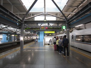 JR北陸本線 福井駅 4番線・5番線 主に敦賀・米原・大阪方面行きの列車が発着します