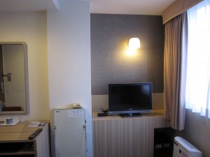 ホテル リバージュアケボノ 本館 シングルルーム テレビ、空気清浄機とスボンプレッサ