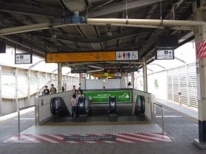 JR武蔵野線 舞浜駅 ホーム 1番線が東京方面行き、2番線が海浜幕張・蘇我・府中本町方面行きです