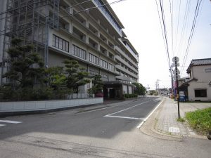 福井県 あわら温泉 市街地 巨大な旅館やホテルが立ち並びます