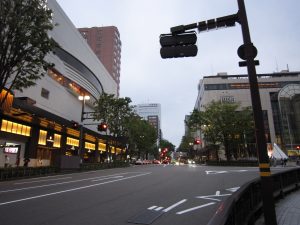 石川県金沢市 香林坊交差点 金沢大和と東急スクエアが立ち並びます