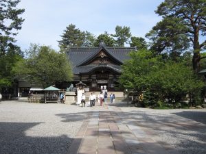金沢 尾山神社 境内と拝殿