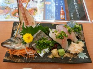 鯵の刺身と握り寿司のセット 浅草ROX まつり湯にて