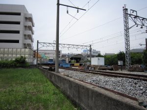 伊豆箱根鉄道 大雄山線 大雄山駅 駅に隣接する車庫全景 真ん中がホームです