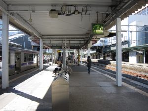 JR花輪線 盛岡駅 3番線・4番線 主に東北本線の列車が発着します