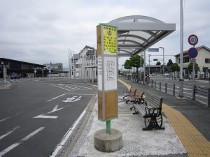JR東北本線 花巻駅 駅前バスターミナル 花巻温泉や台温泉など、花巻市内各所へ行くバスが発着します