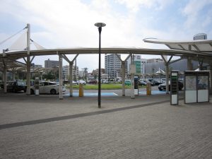 JR久大本線 大分駅 南口タクシー乗り場とバスターミナル